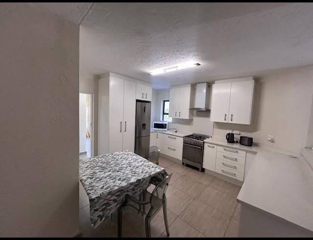 2 BEDROOM PROPERTY TO RENT IN SILVER LAKES GOLF ESTATE